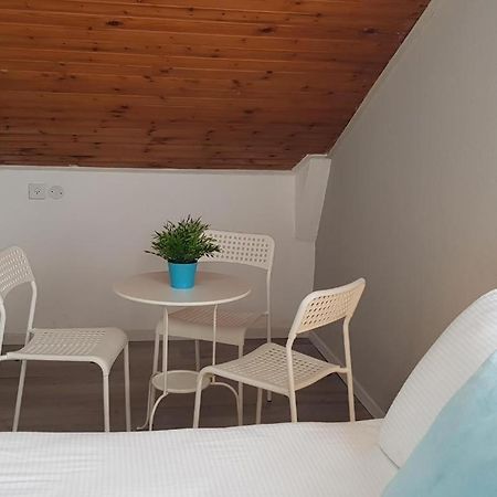Airport Guest House Or Yehuda Екстериор снимка