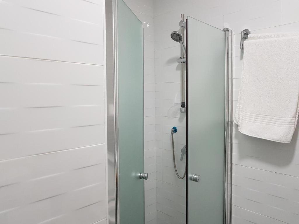 Airport Guest House Or Yehuda Екстериор снимка