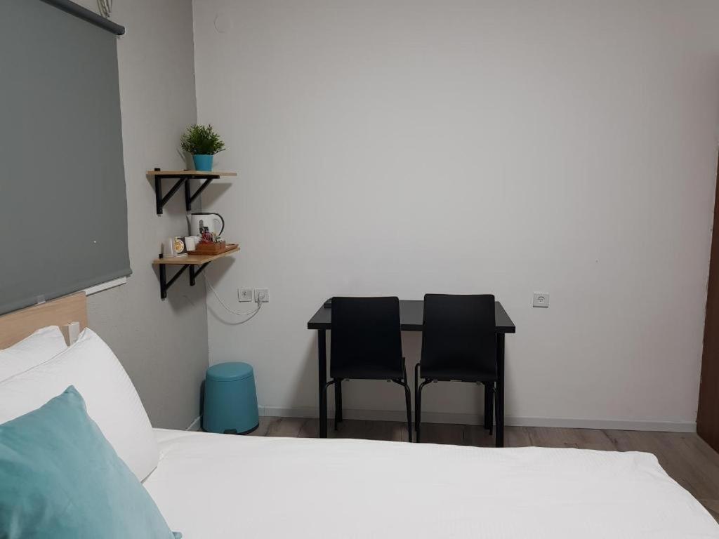 Airport Guest House Or Yehuda Екстериор снимка